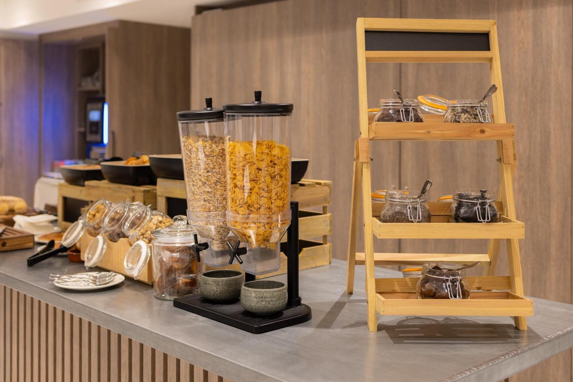 Staybridge Suites - Cannes Centre By Ihg Exteriör bild
