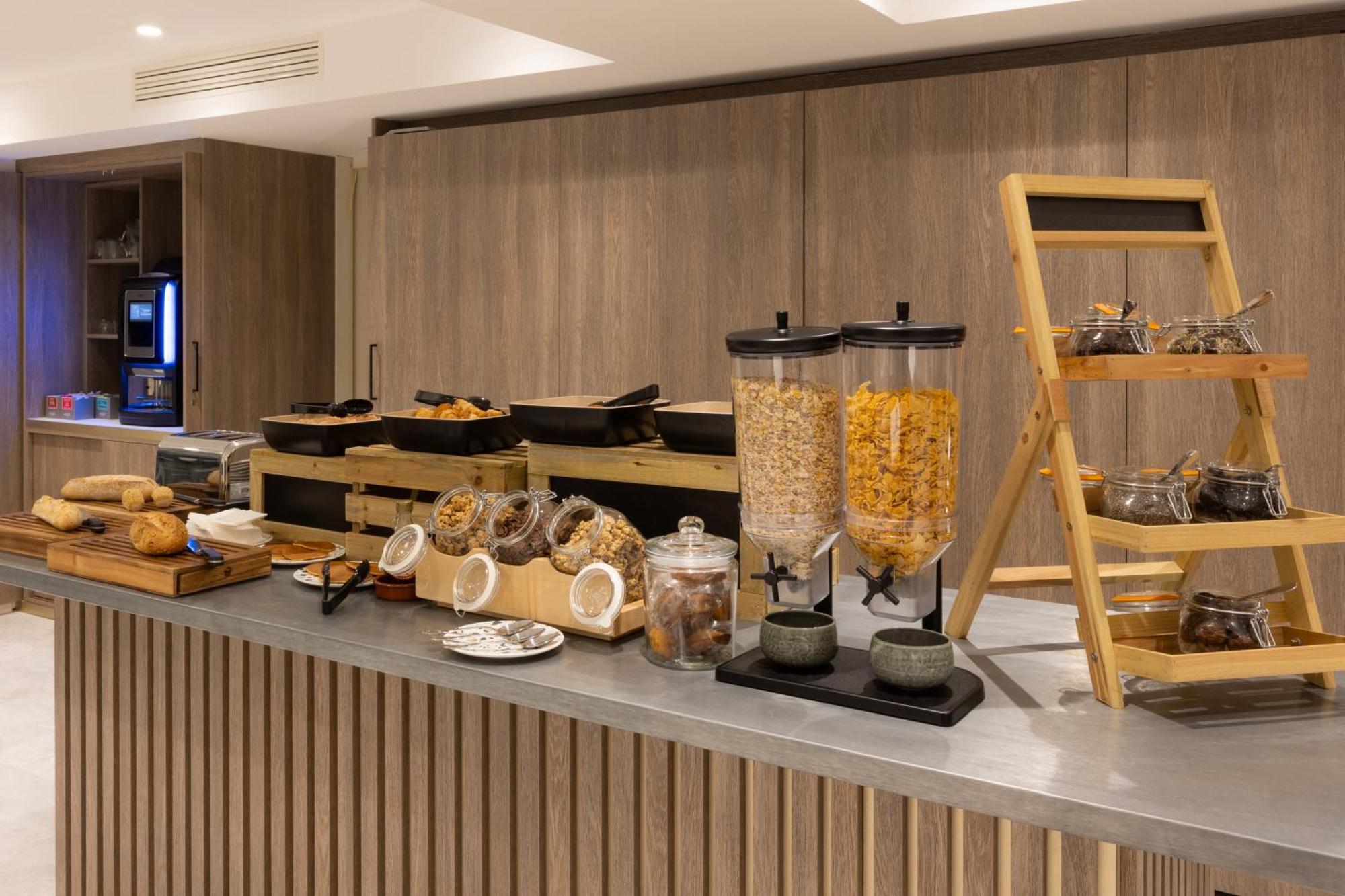 Staybridge Suites - Cannes Centre By Ihg Exteriör bild