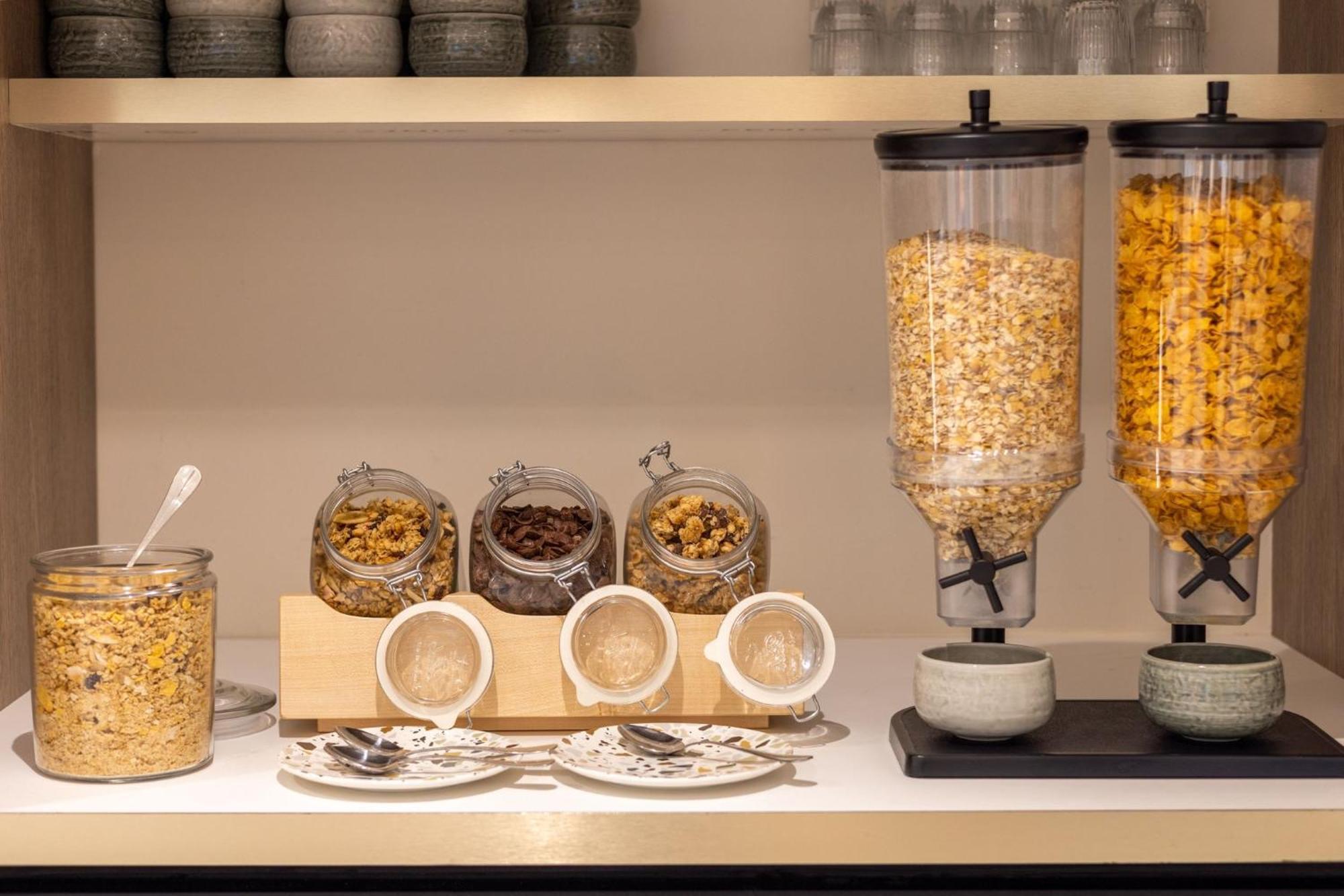 Staybridge Suites - Cannes Centre By Ihg Exteriör bild